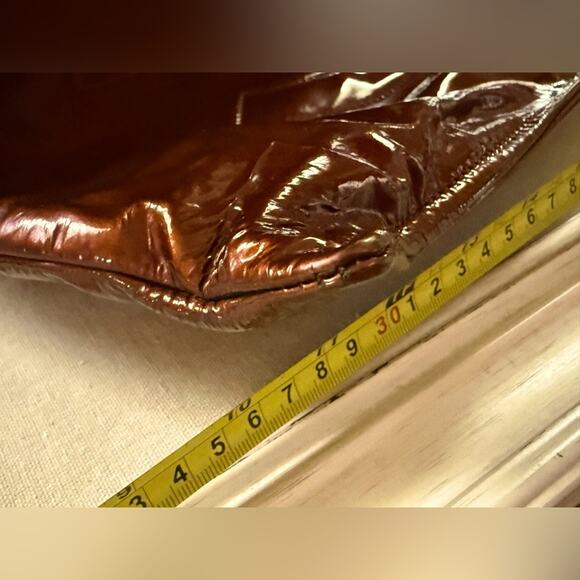 Chanel Bon Bon glossy metallic Bronze Patent Leather tote Vintage 2008 - Picture 10 of 16